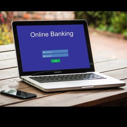 Succès des neo-banques en ligne en France avec services gratuits et rapides